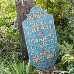  Ice Cream And Fancy Cake Wooden Board