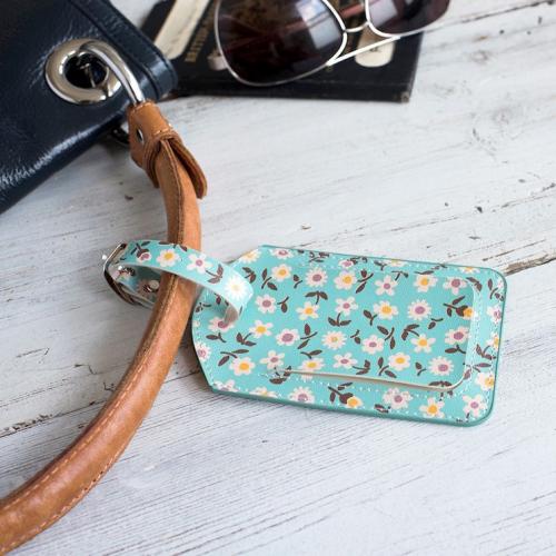 Daisy patterned luggage tag by dotcomgiftshop