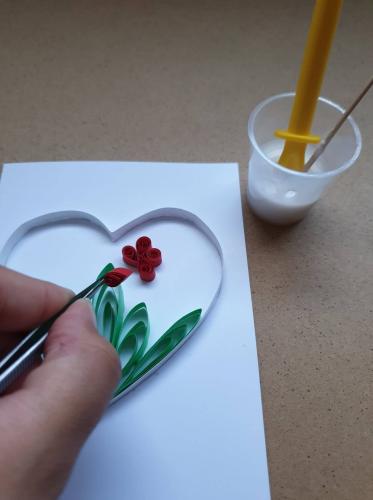Quilled greetings card tutorial step four