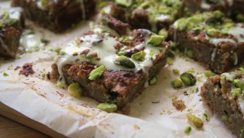 white chocolate and pistachio protein chickpea blondies